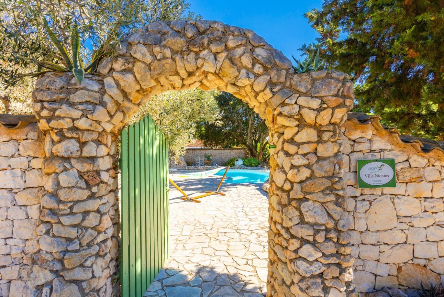 Villa Nionios *